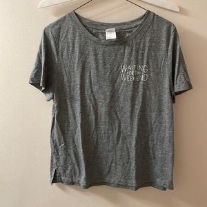 Gray graphic tee